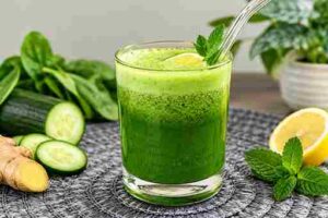 Green Glow Morning Smoothie (Spinach & Cucumber)